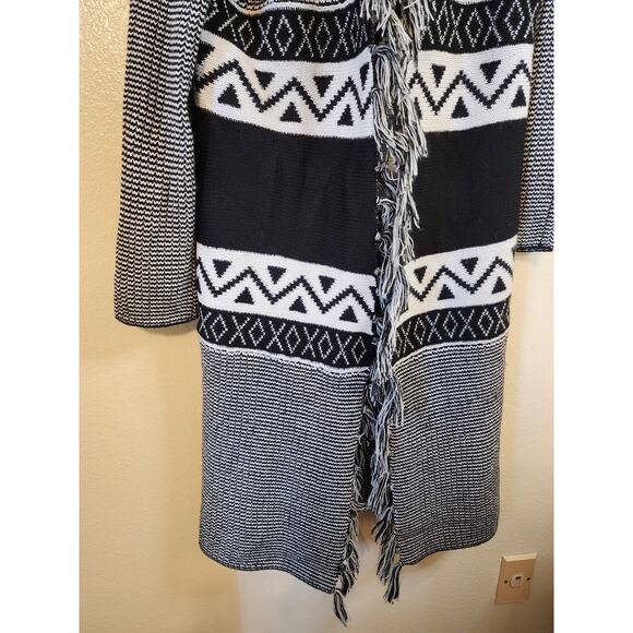 BB DAKOTA Black White BOHO Duster Cardigan Fringe Long SZ MED - Picture 3 of 9